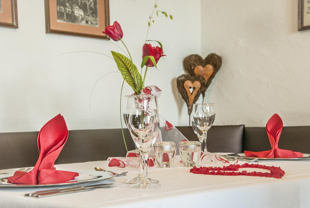 Hotel-Restaurant Bauer-Keller Грединг Экстерьер фото