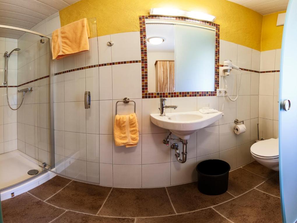 Hotel-Restaurant Bauer-Keller Грединг Номер фото
